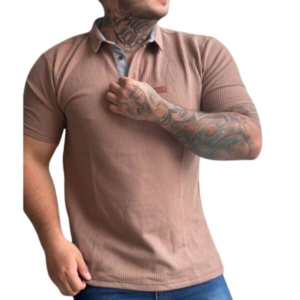 Camisa tipo polo marron rosado