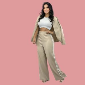 Set Blazer y pantalón con línea lateral en lino fino tipo boutique.